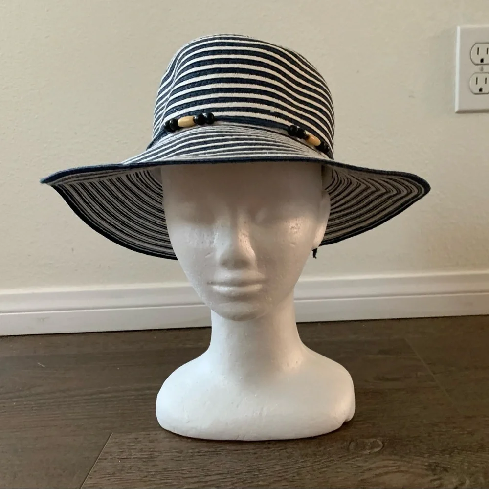 100% straw hat